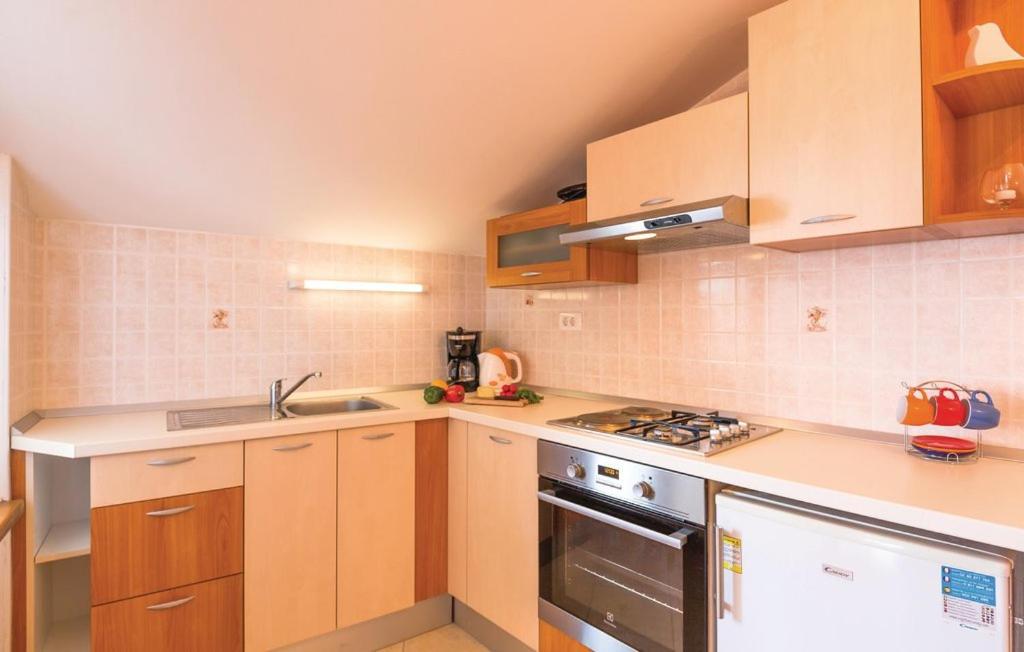 Vacation Apartments Feniks Tučepi Exteriör bild