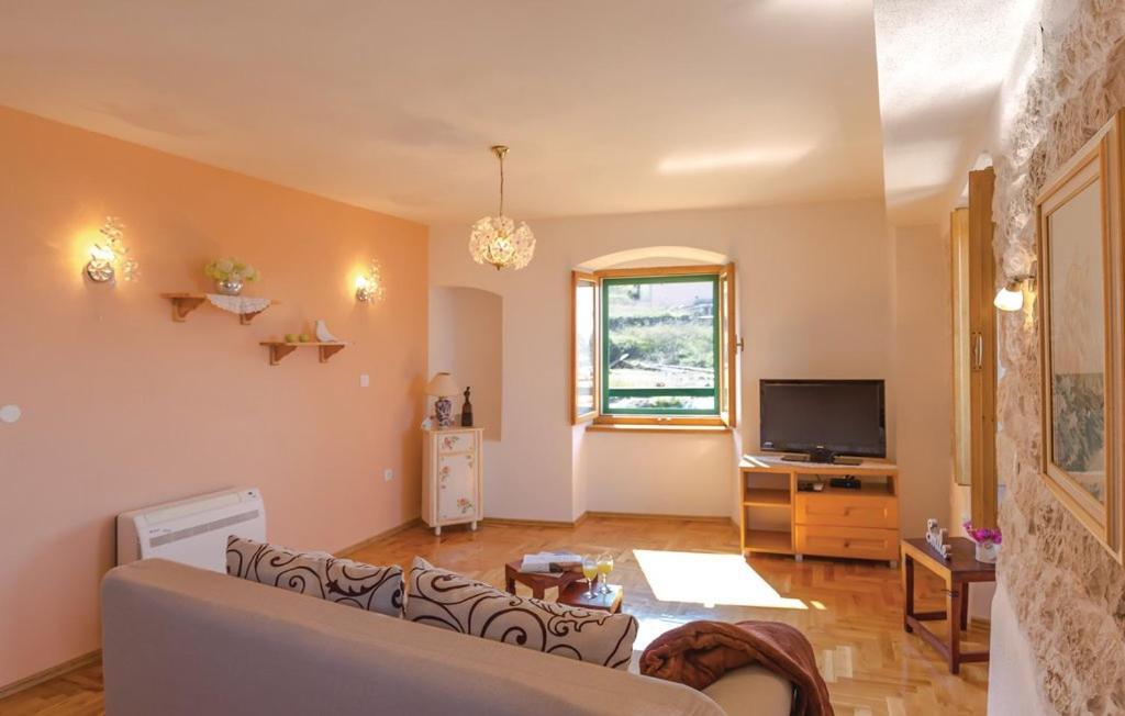 Vacation Apartments Feniks Tučepi Exteriör bild