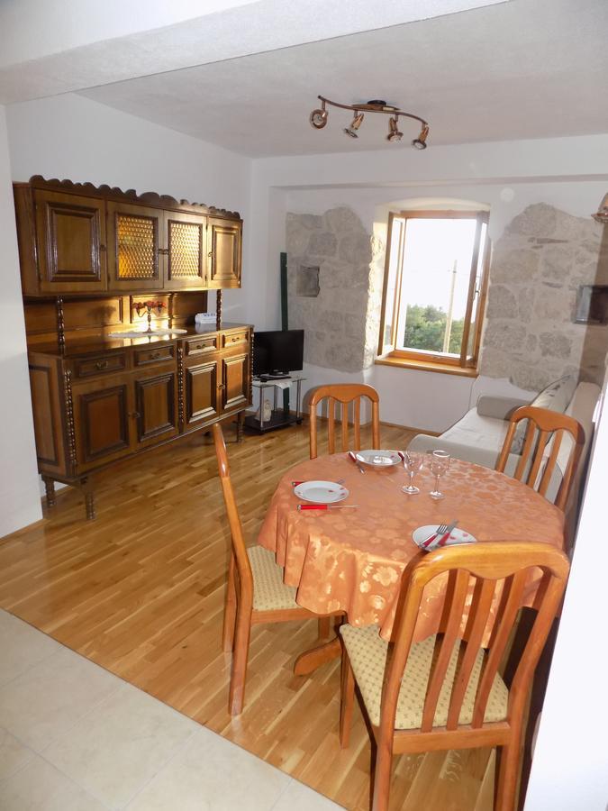 Vacation Apartments Feniks Tučepi Exteriör bild